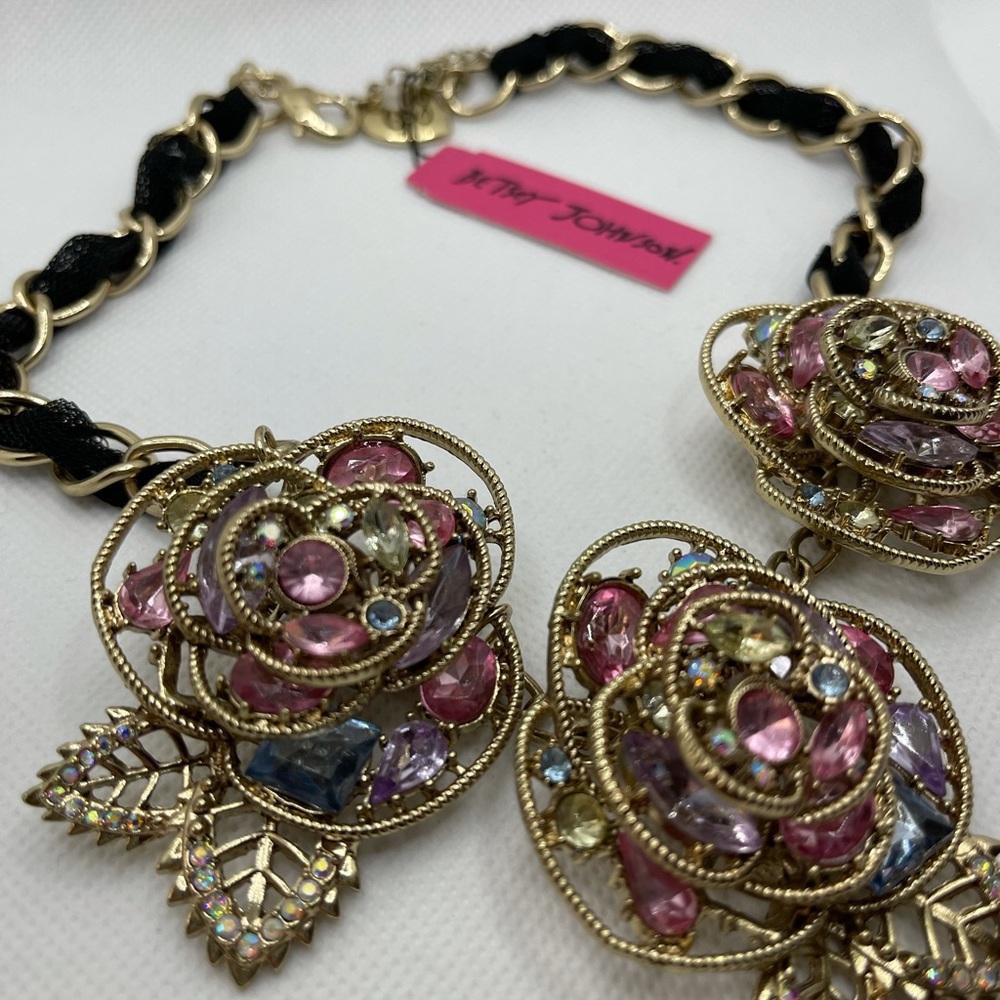 Women’s Betsey Johnson Statement Necklace